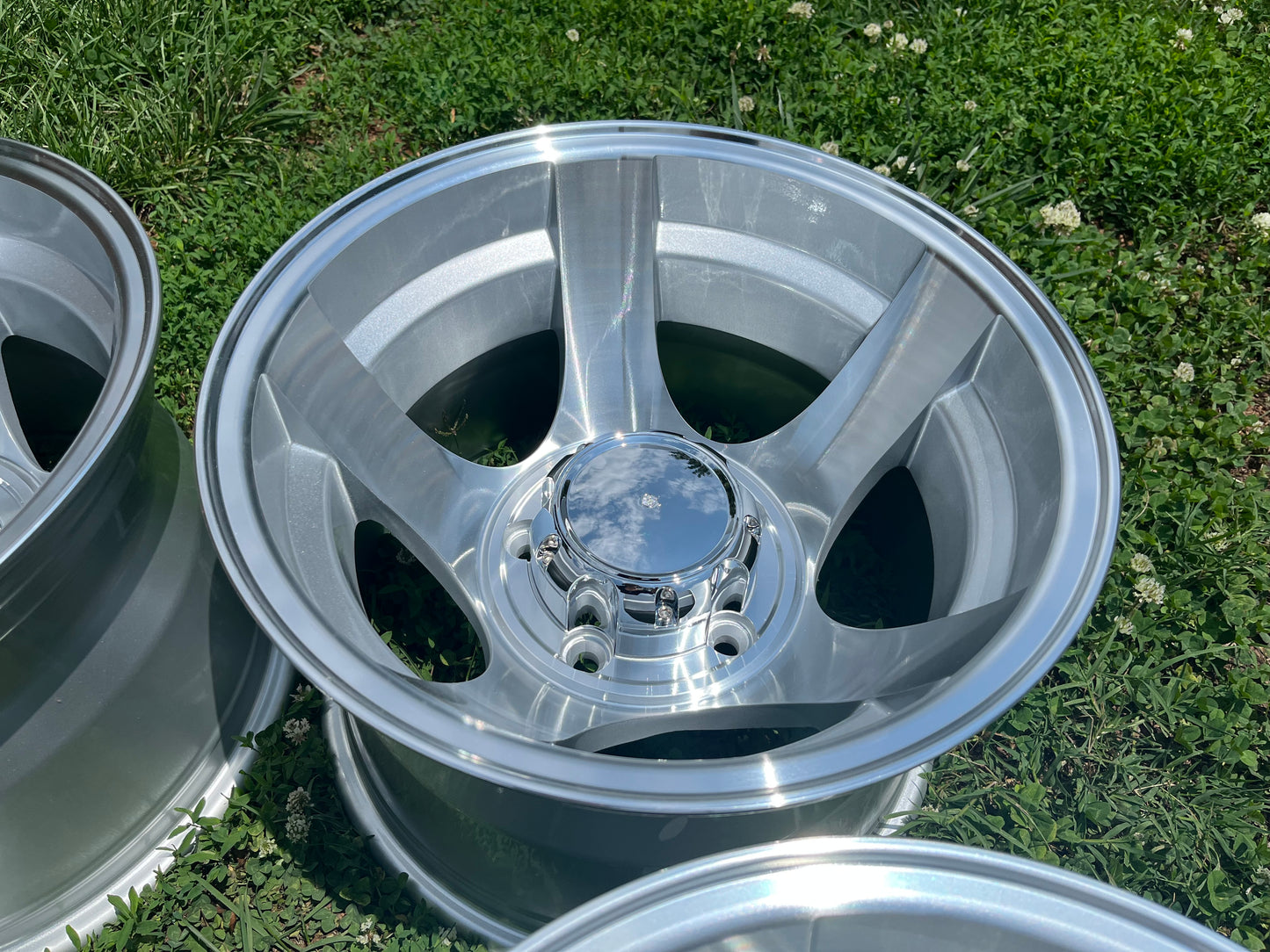15” aluminum wheels 5x5.5