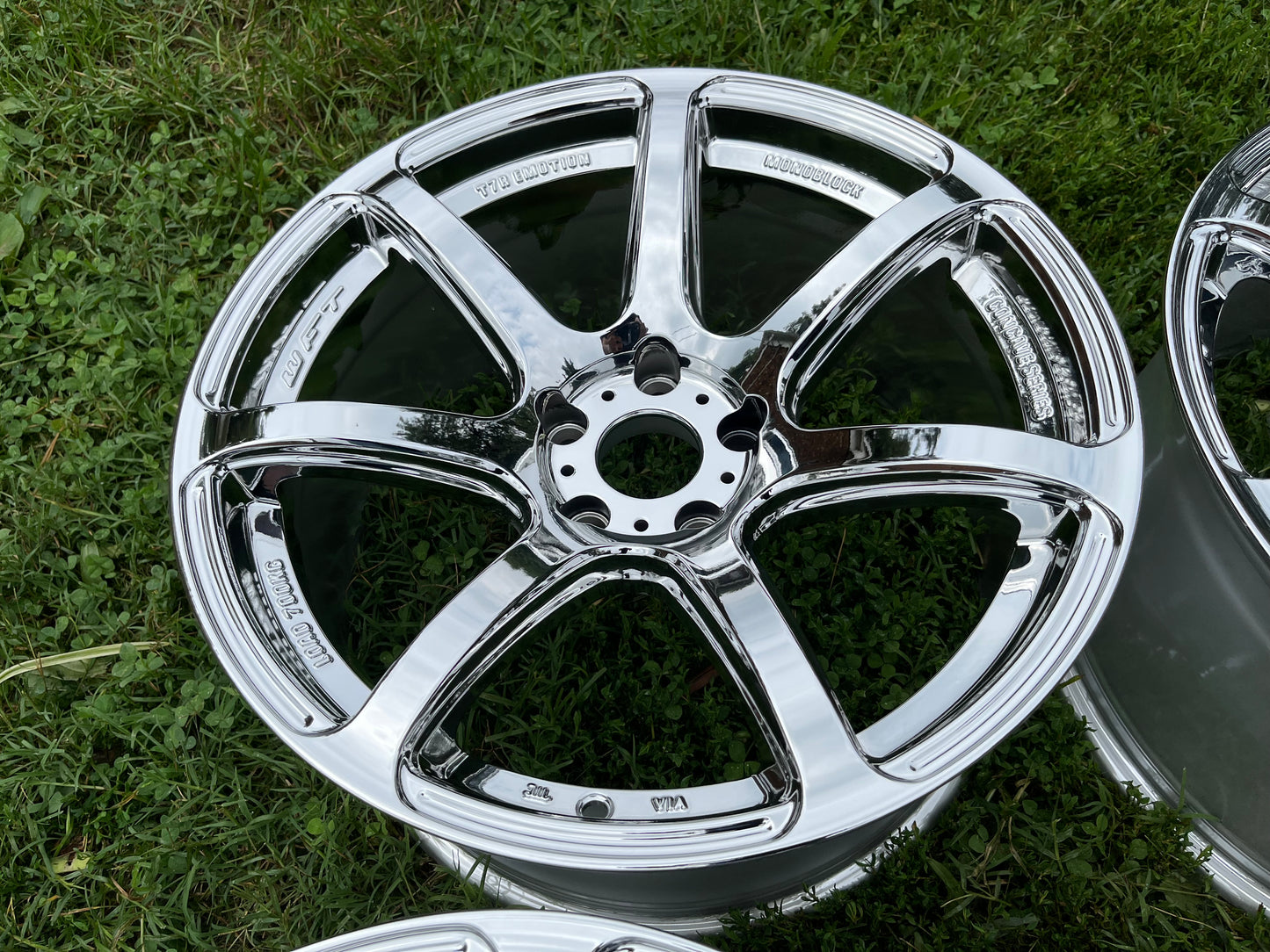 18” wheels vacuum chrome