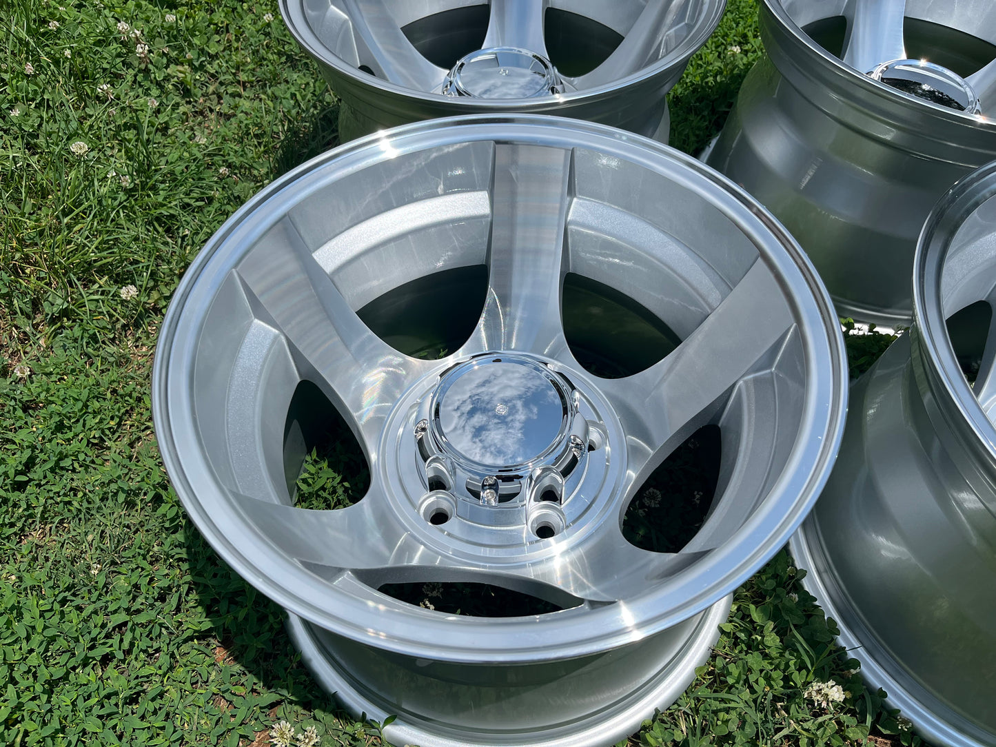 15” aluminum wheels 5x5.5